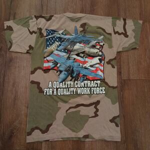 VTG Machinist and Aerospace Workers Adult Medium Shirt Camo Jet Plane Gun USA‎